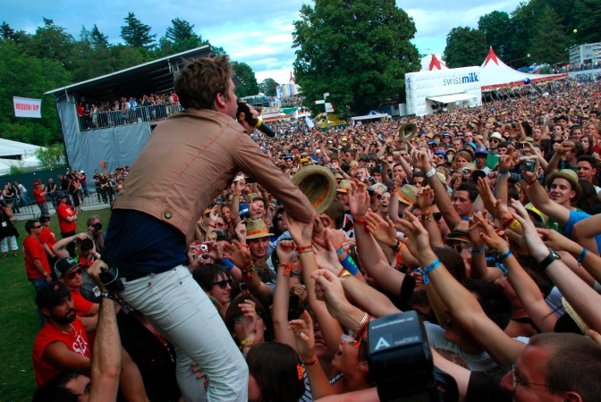 Kaiser Chiefs – Ricky und die Fans.