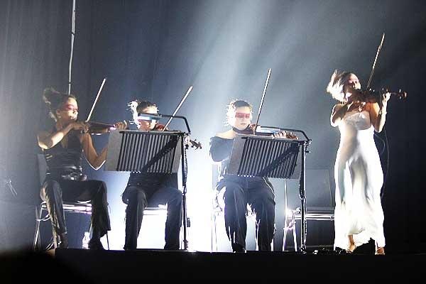 Kanye West – Der Gold Digger rockt das Palladium. – 