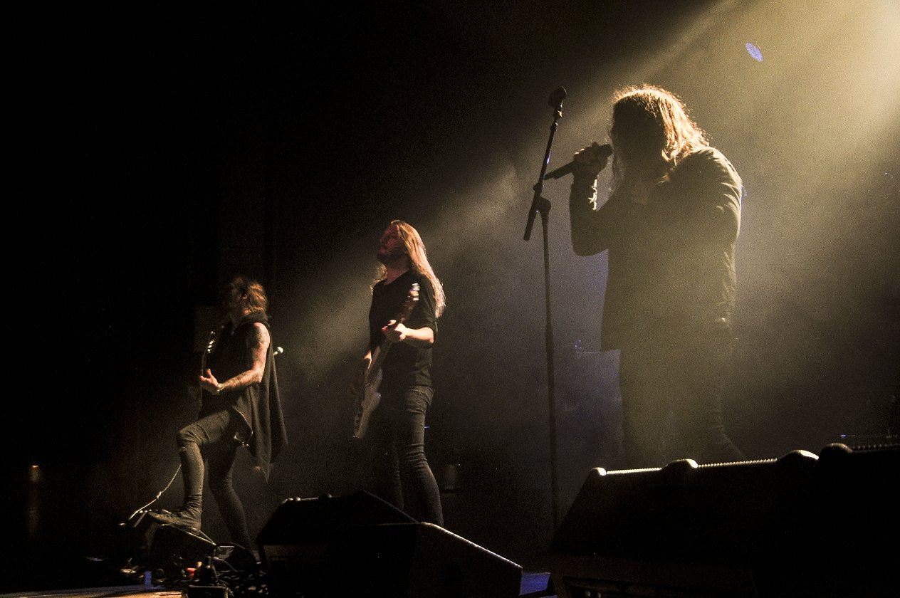 Summertime Sadness am Rhein: Katatonia düsen vom Wacken Open Air gleich in die Live Music Hall. – Anders Nyström, Niklas Sandin, Jonas Renkse.