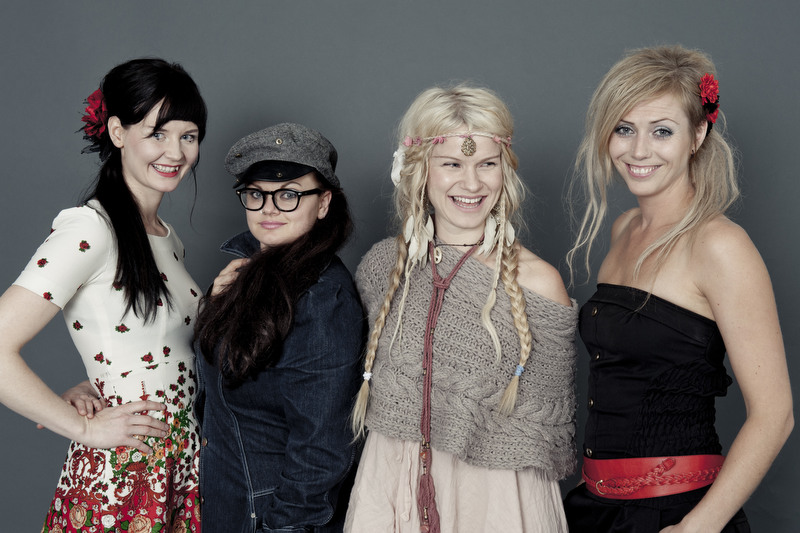 Katzenjammer – Wir baten die vier Norwegerinnen zum intimen Fototermin. – Wir hatten das Quartett vor der Linse.