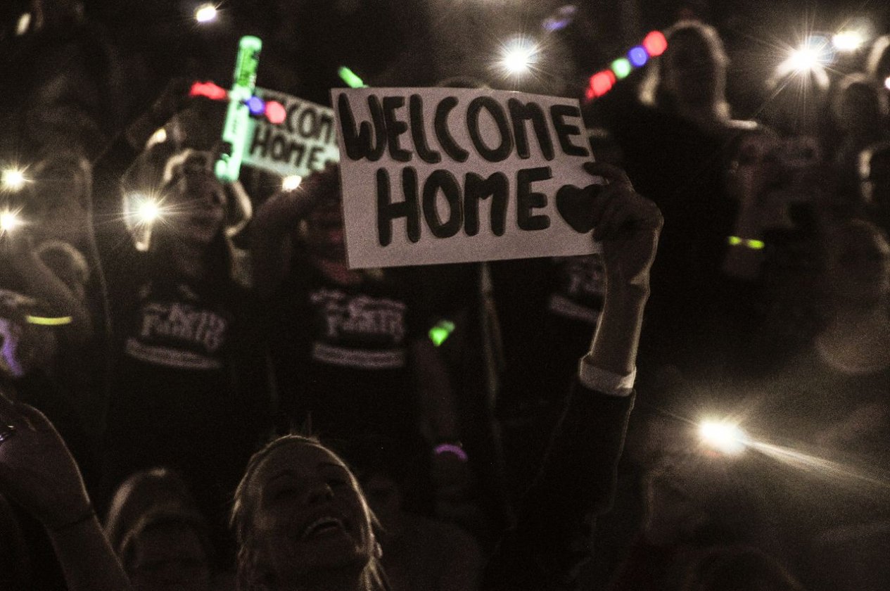 Kelly Family – Von der Fußgängerzone aufs Hausboot in die Lanxess Arena. Die K-Familie kehrt zurück nach Köln. – Welcome Home.