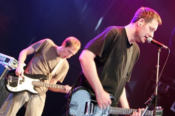 Kettcar – Marcus Wiebusch und Kollegen supporten Wir Sind Helden. – 