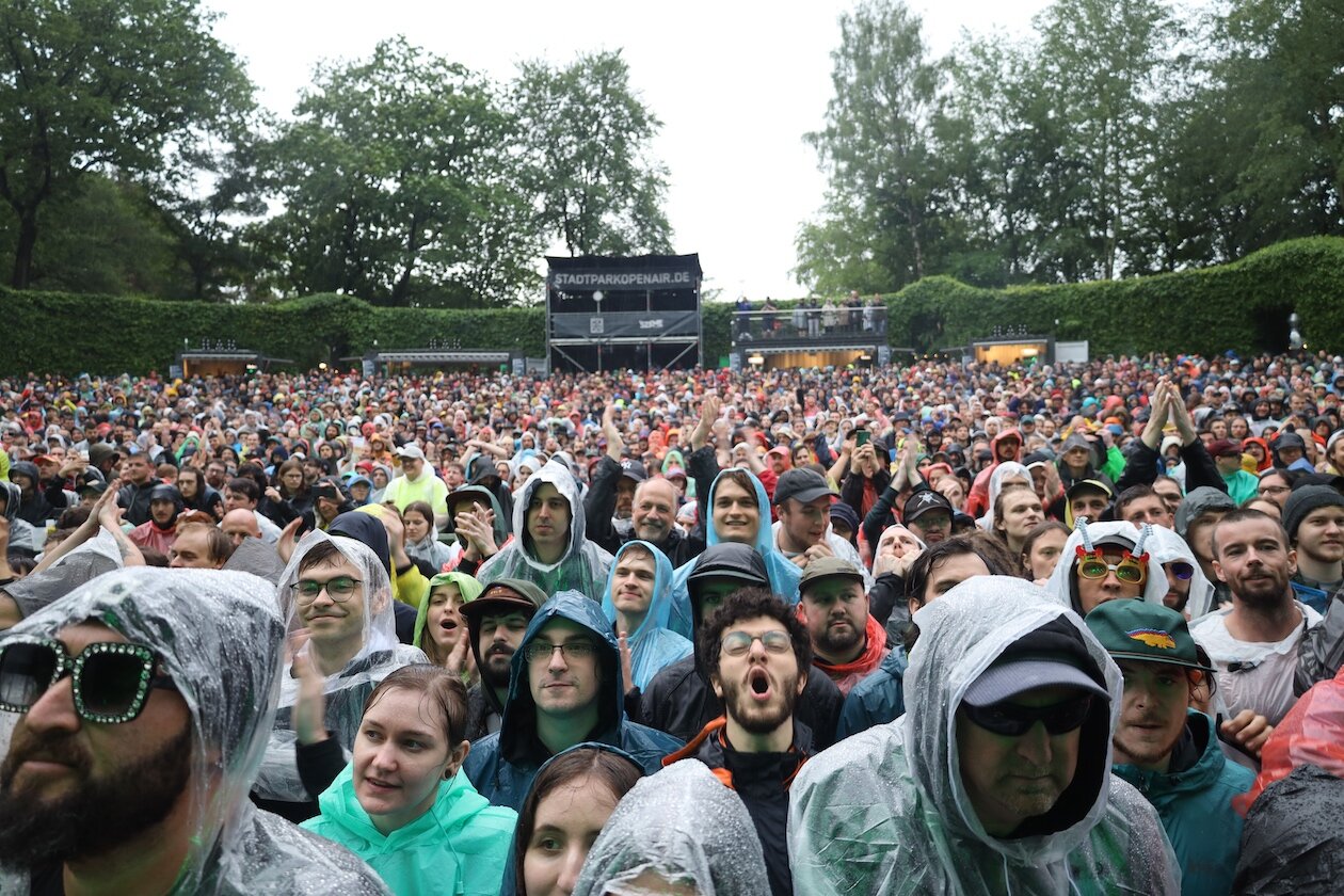 King Gizzard & The Lizard Wizard – Die Australier performten drei Stunden lang live. – Fans.