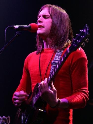 Kings Of Leon – Schnippschnapp, Bart ab! Zumindest teilweise ... – 