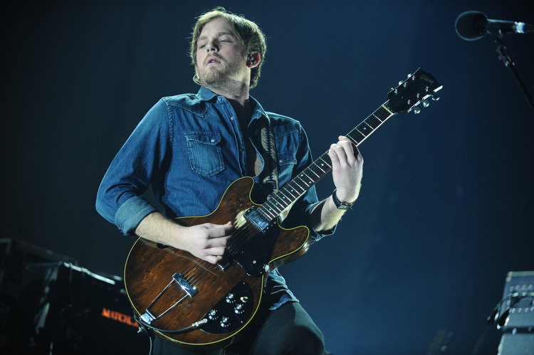 Kings Of Leon – Die Pfarrersbuben aus Nashville rocken das Palladium. – Caleb gibt alles an der Gitarre...