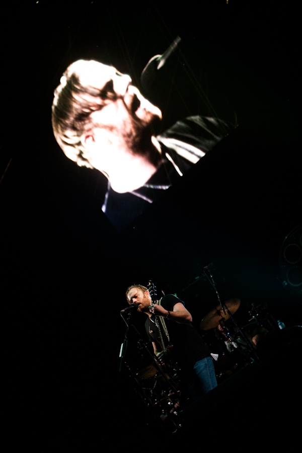 Headliner am Sonntag: Die Gebrüder Followill plus Cousin. – Kings Of Leon.