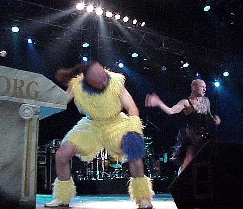 Knorkator beim 'Rock gegen rechte Gewalt 2001'. – 