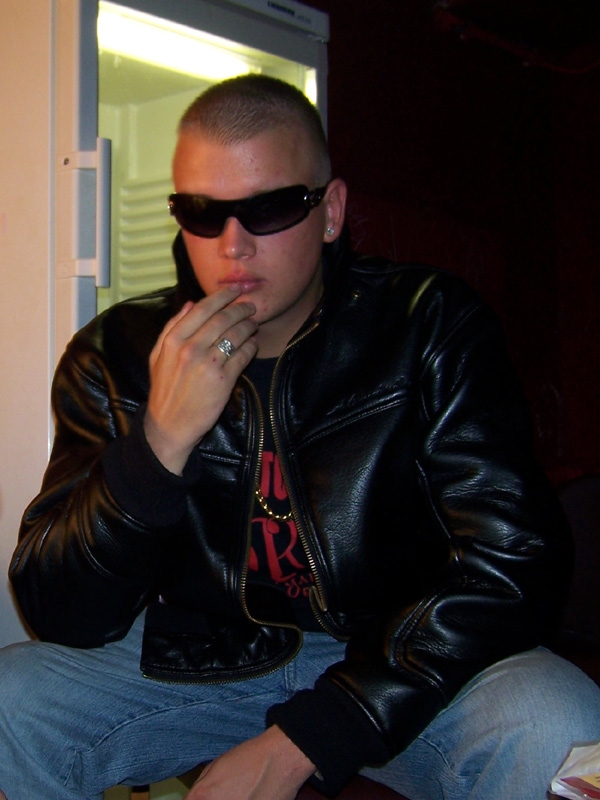 Kollegah auf der Bühne und backstage. – 