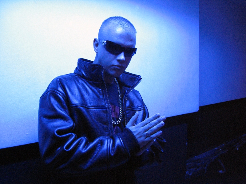Kollegah auf der Bühne und backstage. – 
