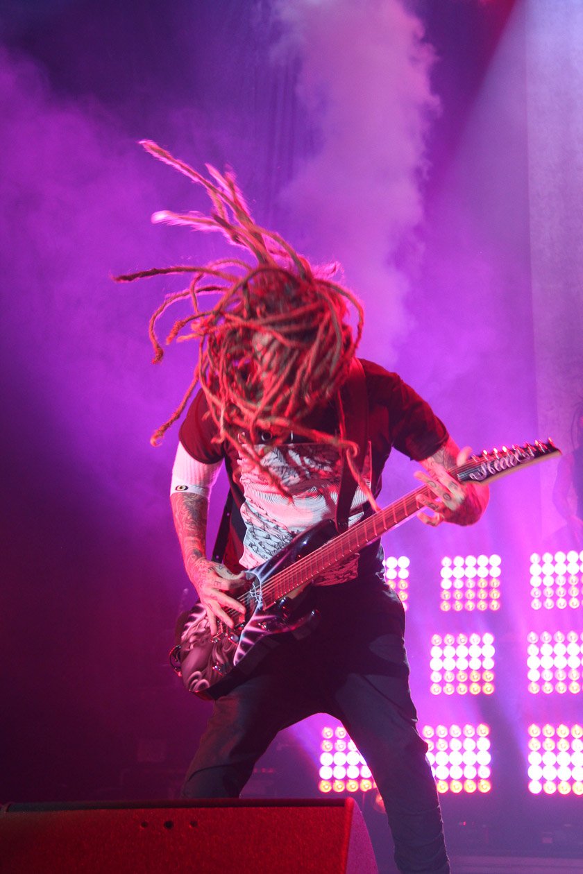 Korn – Jonathan Davis und Co. hatten in der Hauptstadt Heaven Shall Burn im Gepäck. – Head.