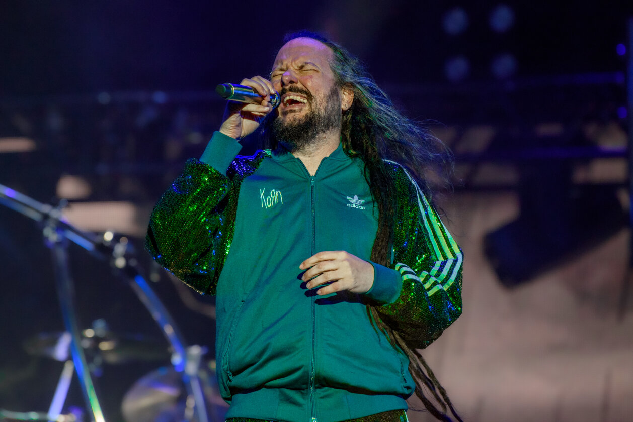 Die Amerikaner um Jonathan Davis gaben 2024 ihr Debüt auf dem Heiligen Acker. – Korn.