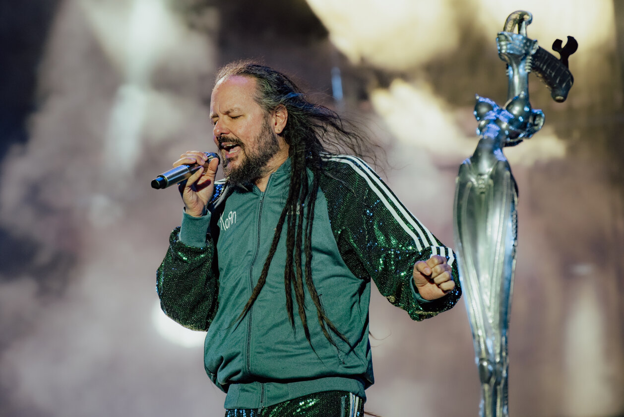 Die Amerikaner um Jonathan Davis gaben 2024 ihr Debüt auf dem Heiligen Acker. – Korn.