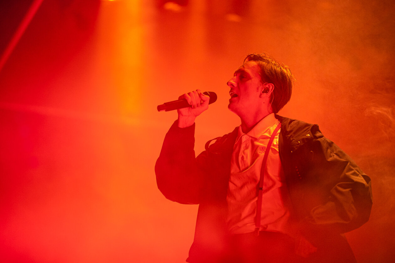 Kraftklub – Euphorie pur: Mit dem aktuellen Album "Kargo" live on stage. – Felix Brummer .