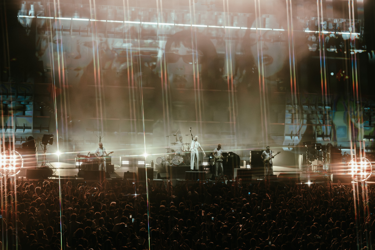 Gastspiel in der Hauptstadt: Kraftklub mit Tokio Hotel, Domiziana und Blond live. – Kraftklub.