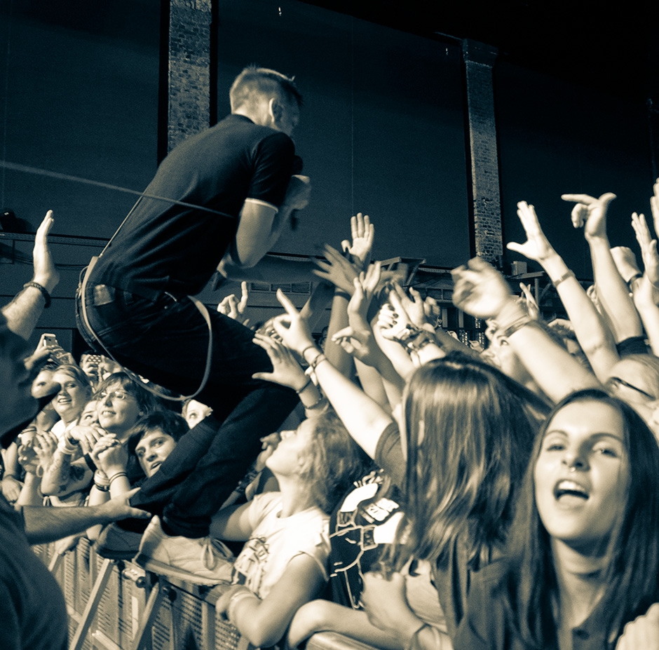 Kraftklub – Diesen Herbst noch auf ausverkaufter Clubtour, kommendes Jahr dann in den großen Hallen. – Sie lieben ihn.