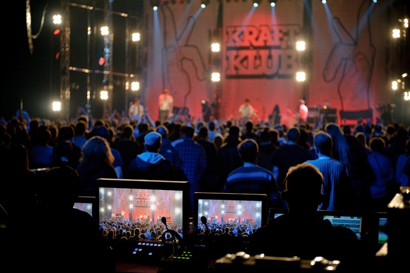 Kraftklub – Die Partyindierocker in der Phönixhalle - und das TV war auch dabei. – Das Fernsehen war auch dabei.