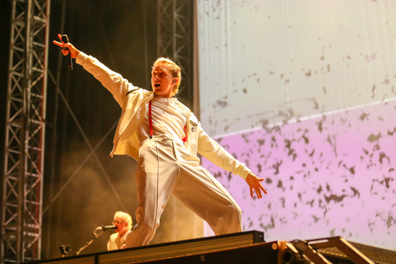 Die Chemnitzer waren einer der Festivalacts, auf die alle gewartet hatten. – Kraftklub.