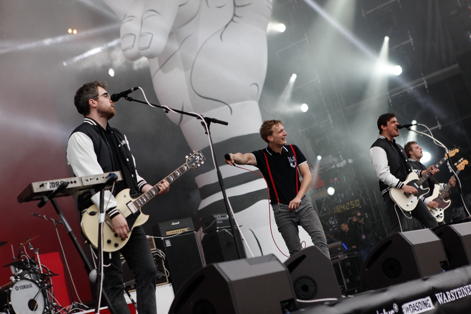 Beste Unterhaltung am Nachmittag. – Kraftklub beim Rock Am Ring 2013