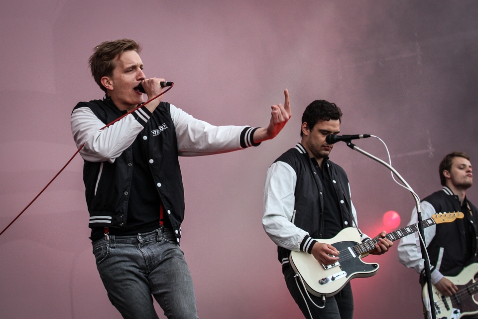 Beste Unterhaltung am Nachmittag. – Kraftklub beim Rock Am Ring 2013