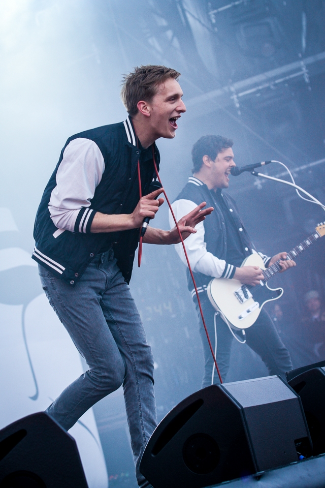 Beste Unterhaltung am Nachmittag. – Kraftklub beim Rock Am Ring 2013