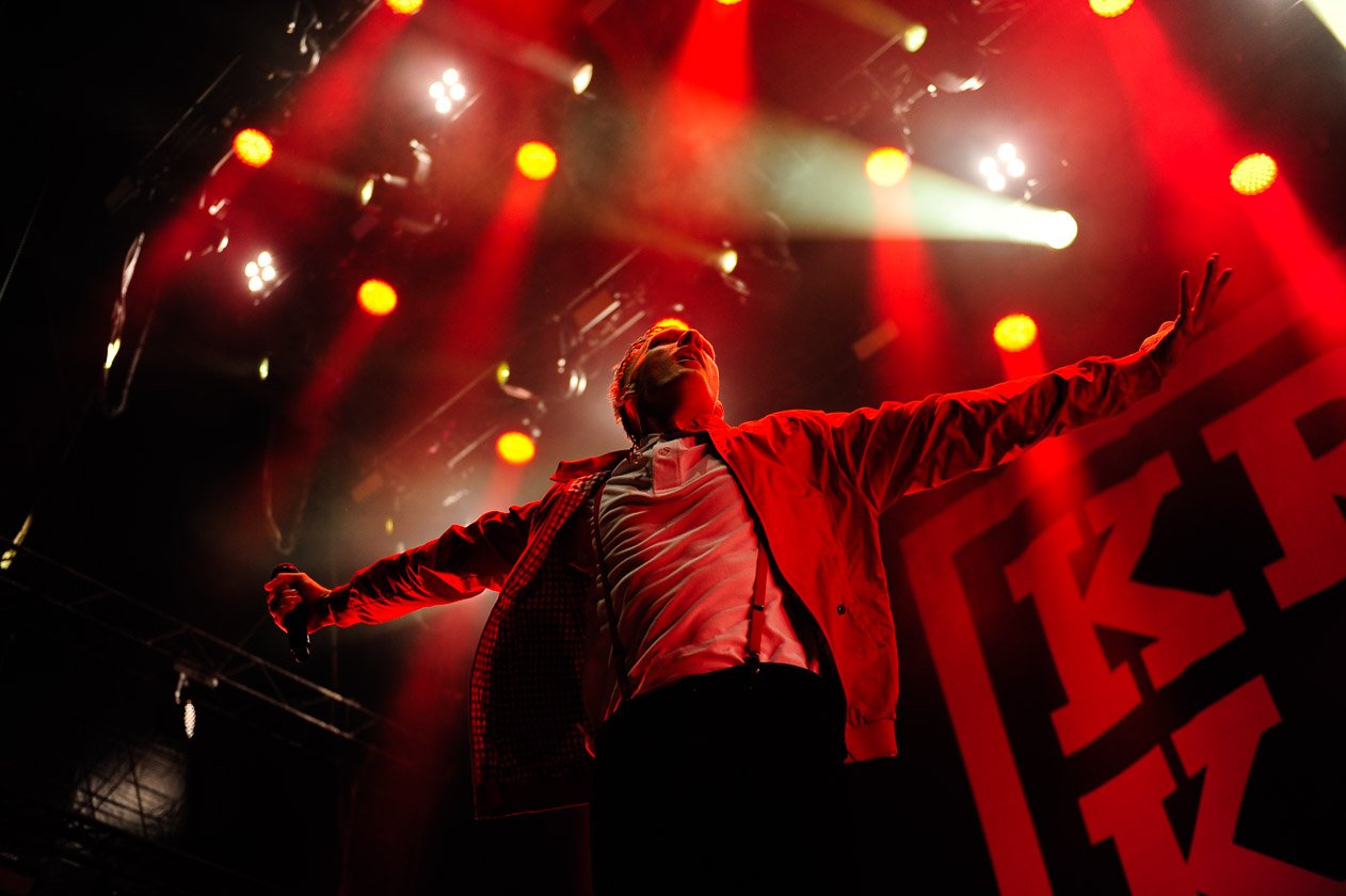 Ein Rock-Fest bei strömendem Regen. – Kraftklub.