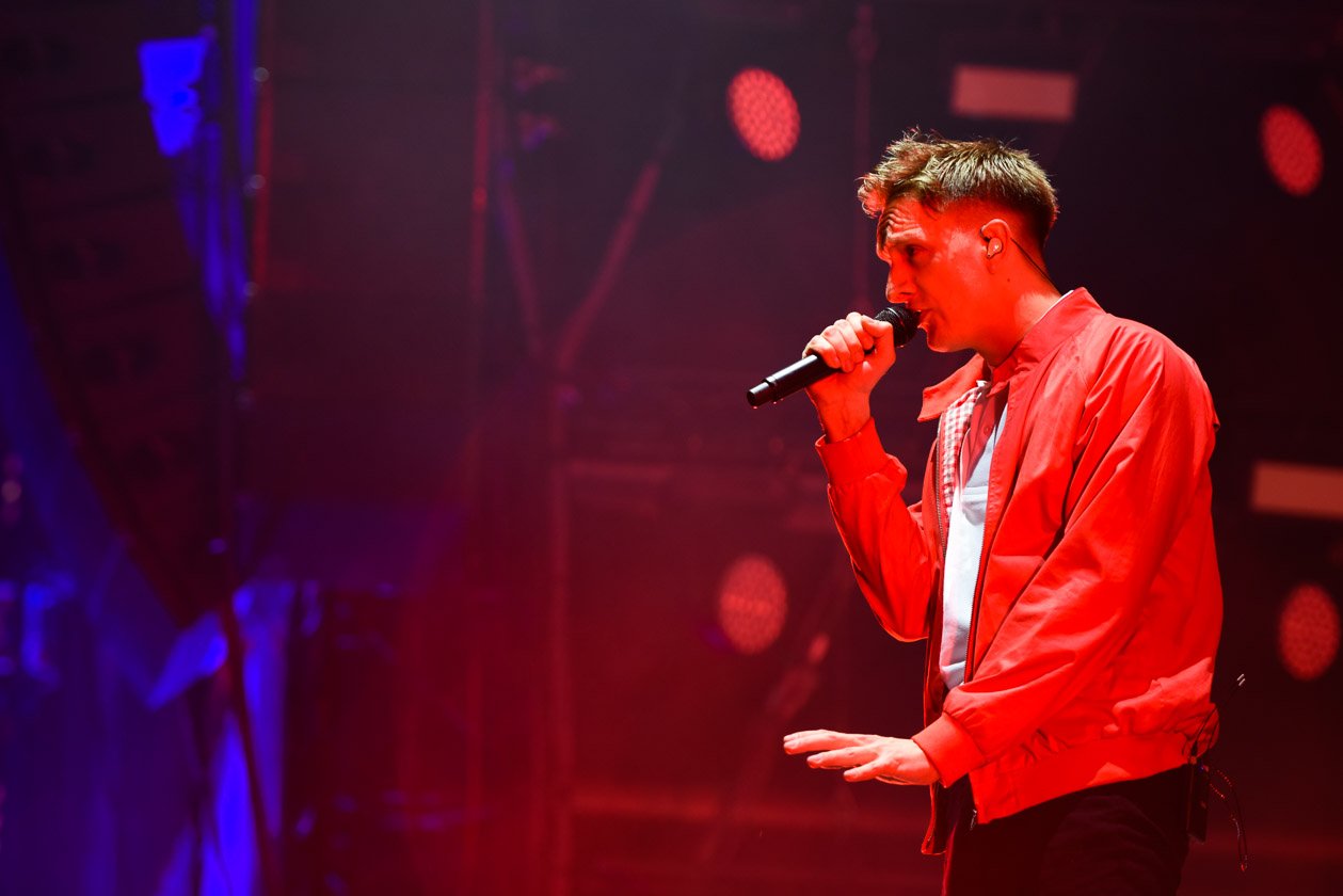 Kraftklub – Ein Rock-Fest bei strömendem Regen. – Felix.