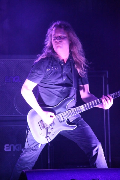 Auch mit geborgtem Equipment eine absolute Macht. – Kreator