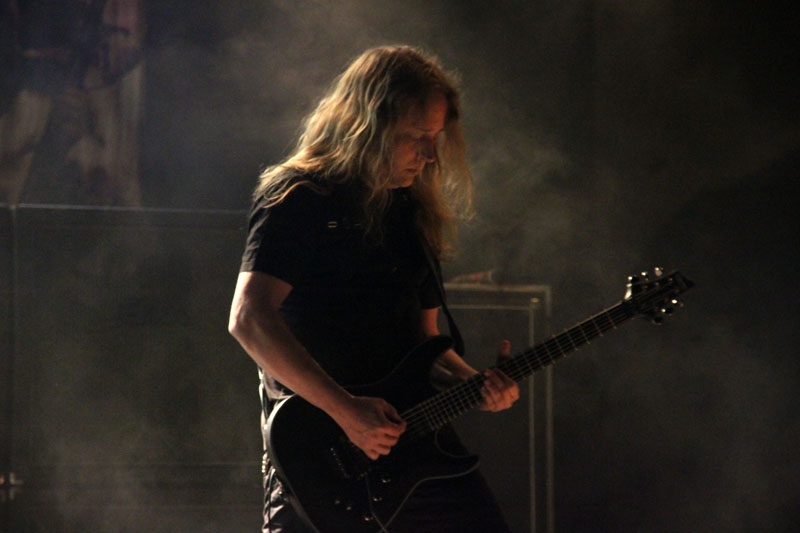 Auch mit geborgtem Equipment eine absolute Macht. – Kreator