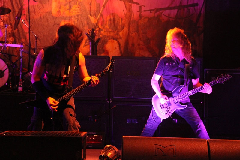 Auch mit geborgtem Equipment eine absolute Macht. – Kreator