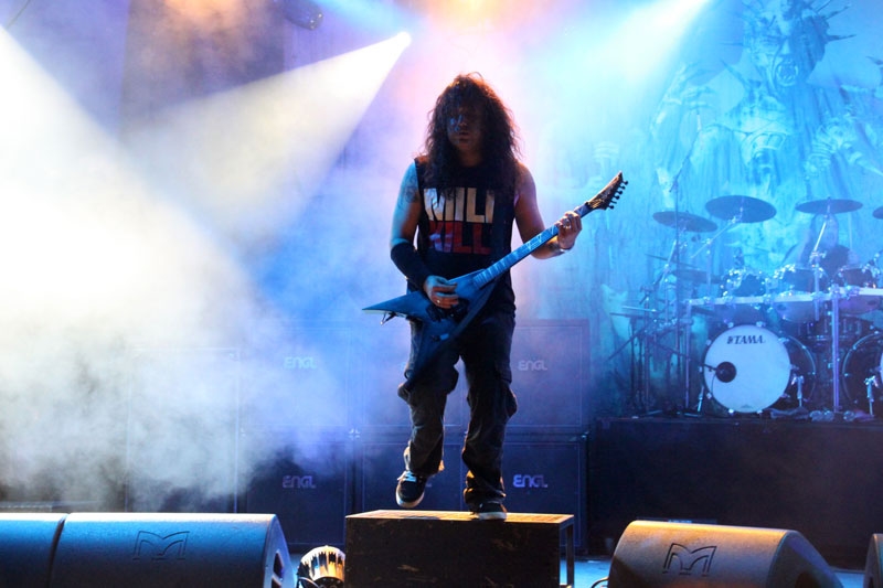 Auch mit geborgtem Equipment eine absolute Macht. – Kreator