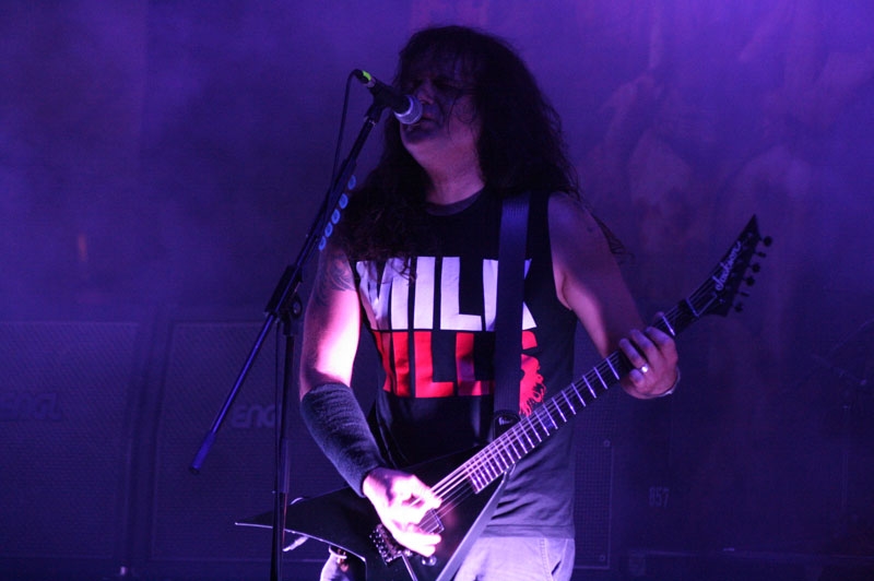 Auch mit geborgtem Equipment eine absolute Macht. – Kreator