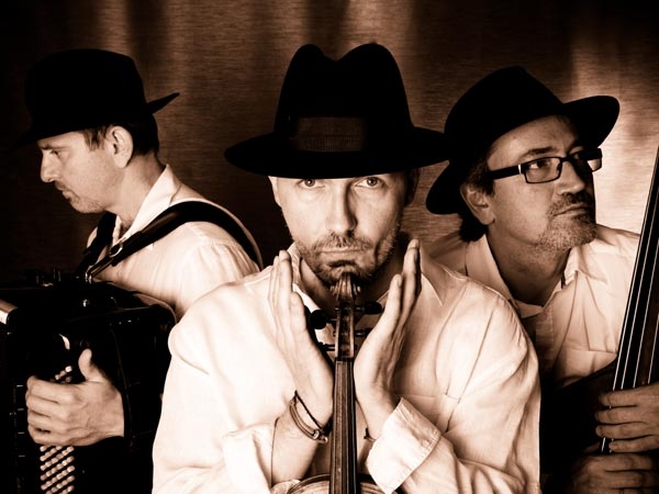 Kroke – 2009 erscheint mit "Out Of Sight" ein Meisterwerk der Nigel Kennedy-Kollaborateure. – ... erscheint 2009 ein inspiriertes und ...