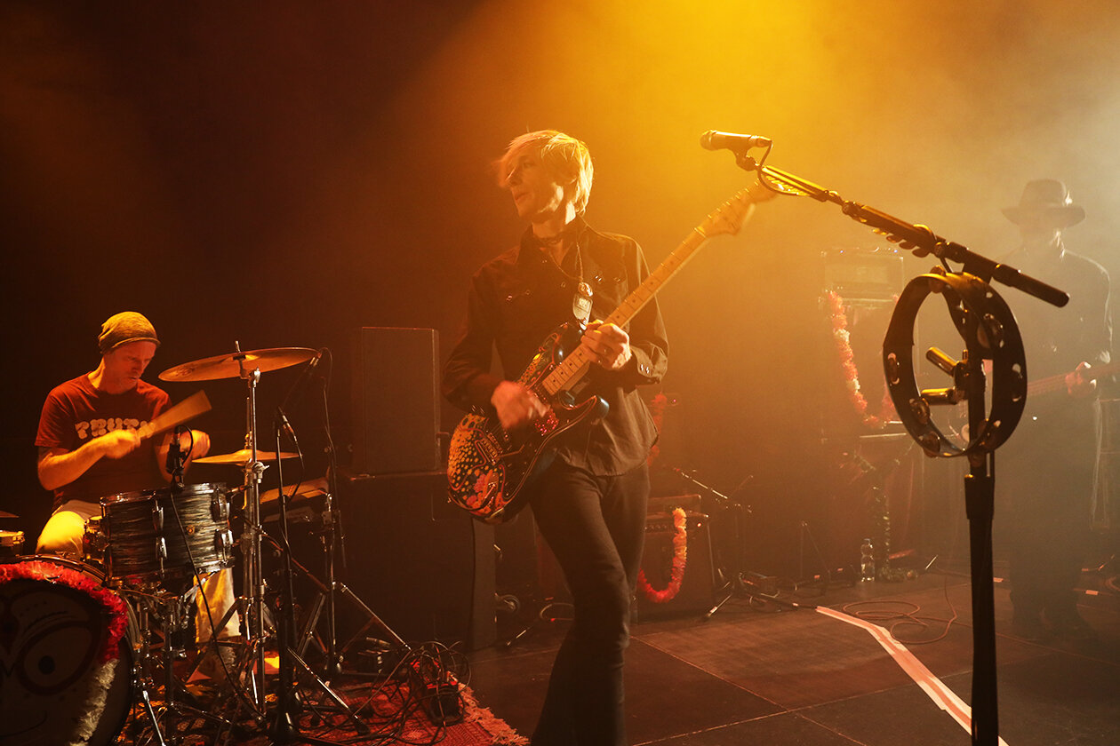 Die beste Hippie-Band des Britpops live! – Leichte Brise von rechts: Kula Shaker.