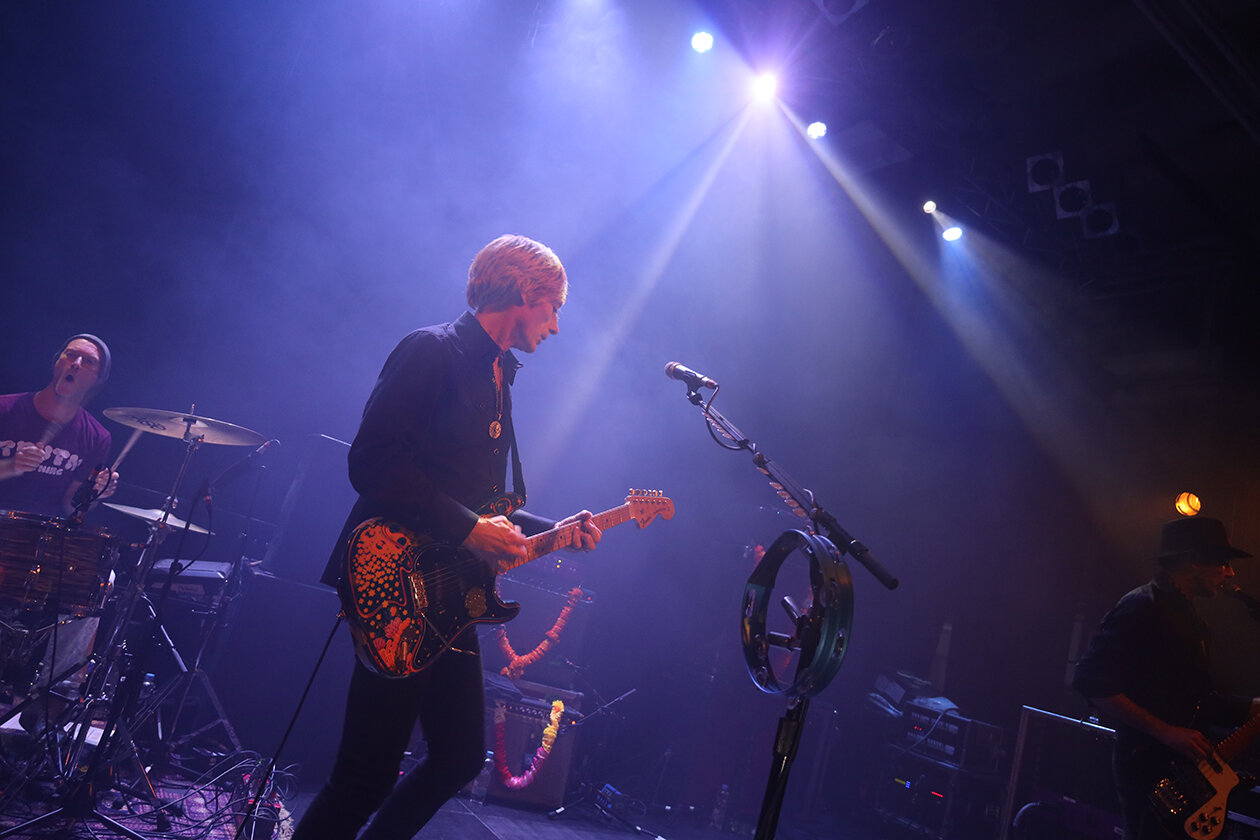 Die beste Hippie-Band des Britpops live! – Licht, Magie und Räucherstäbchen. Kula Shaker.