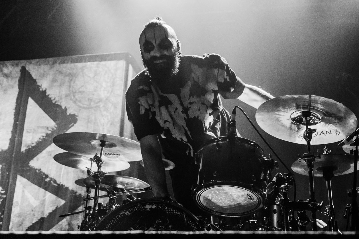Lacuna Coil präsentieren "Black Anima" live. – Richard Meiz.