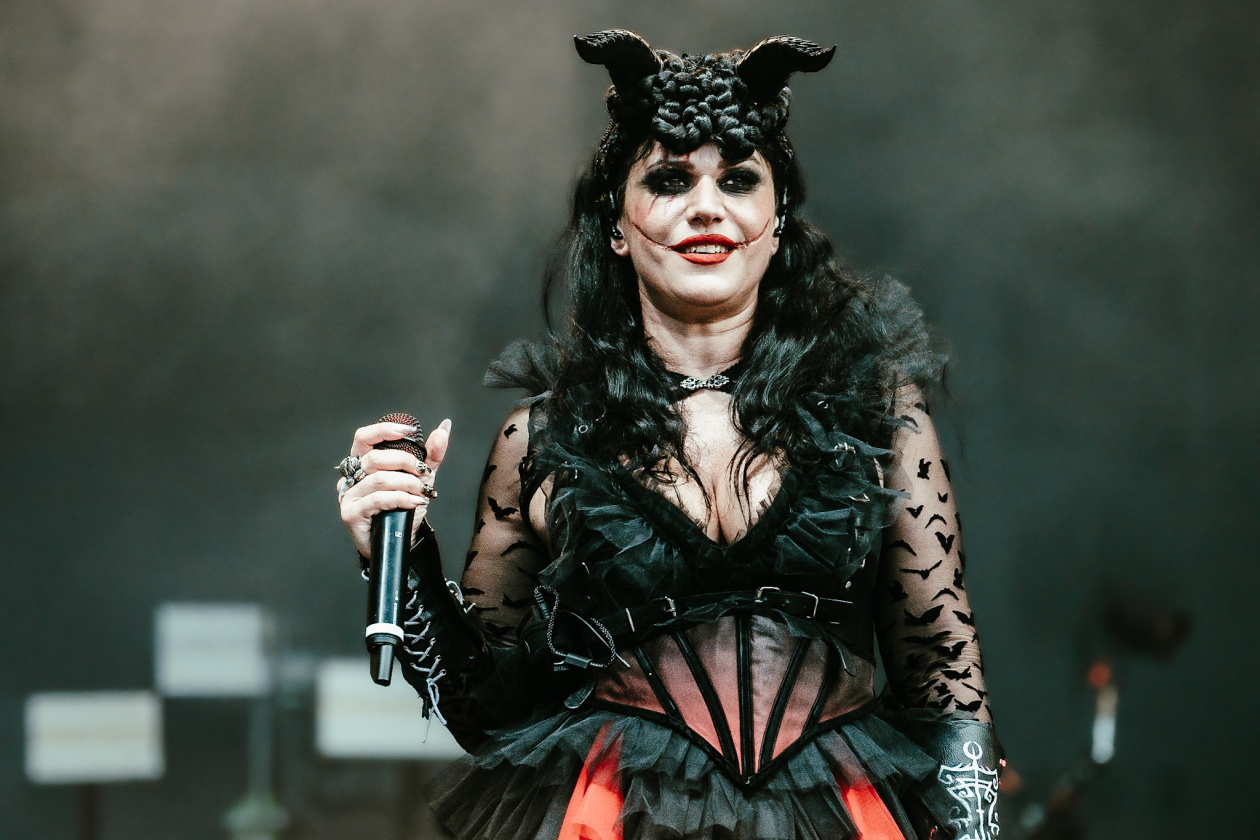 Die italienischen Gothic-Metal-Veteranen um Cristina Scabbia auf der Louder-Stage – Lacuna Coil.