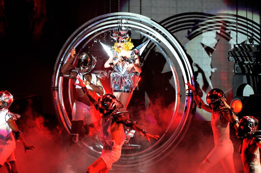 Auf Monsterball-Tour 2010: Lady Gaga. – Do it gaga.