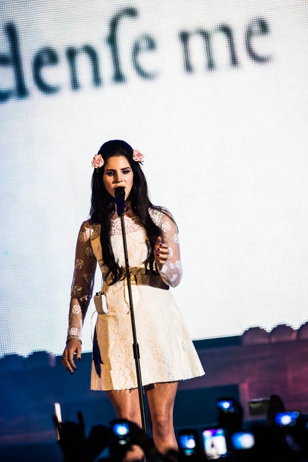 Die "Gangsta Nancy Sinatra" zu Gast in der Mitsubishi Electric Halle. – Lana Del Rey.