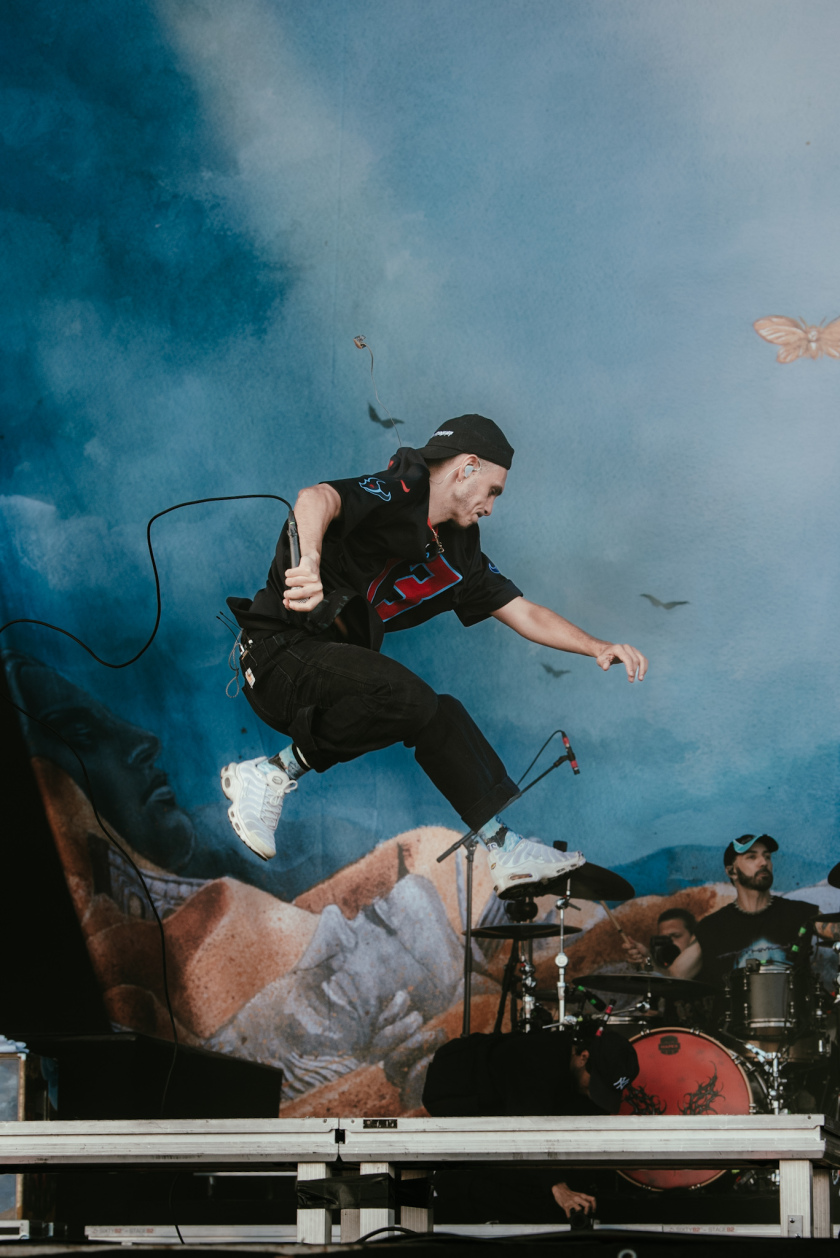 Landmvrks – Die französischen Metalcore-Durchstarter lieferten auf dem Acker ab. – Jump!