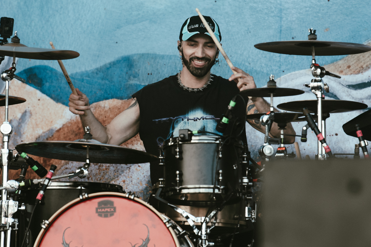 Landmvrks – Die französischen Metalcore-Durchstarter lieferten auf dem Acker ab. – Kévin D’Agostino.
