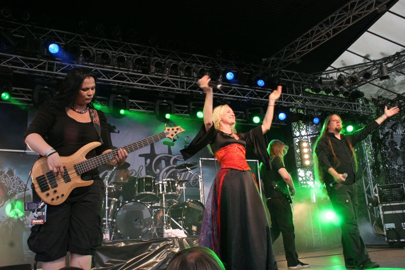 Alles ticki tacki in Colonia! – Leaves' Eyes