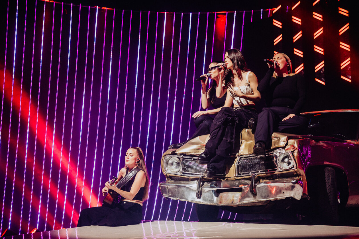 Lena Meyer-Landrut – Das Live-Comeback der 33-jährigen Sängerin mit drr neuen Platte "Loyal To Myself" im Gepäck. – Lena.
