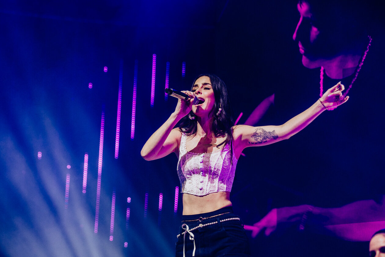 Lena Meyer-Landrut – Das Live-Comeback der 33-jährigen Sängerin mit drr neuen Platte "Loyal To Myself" im Gepäck. – Lena.