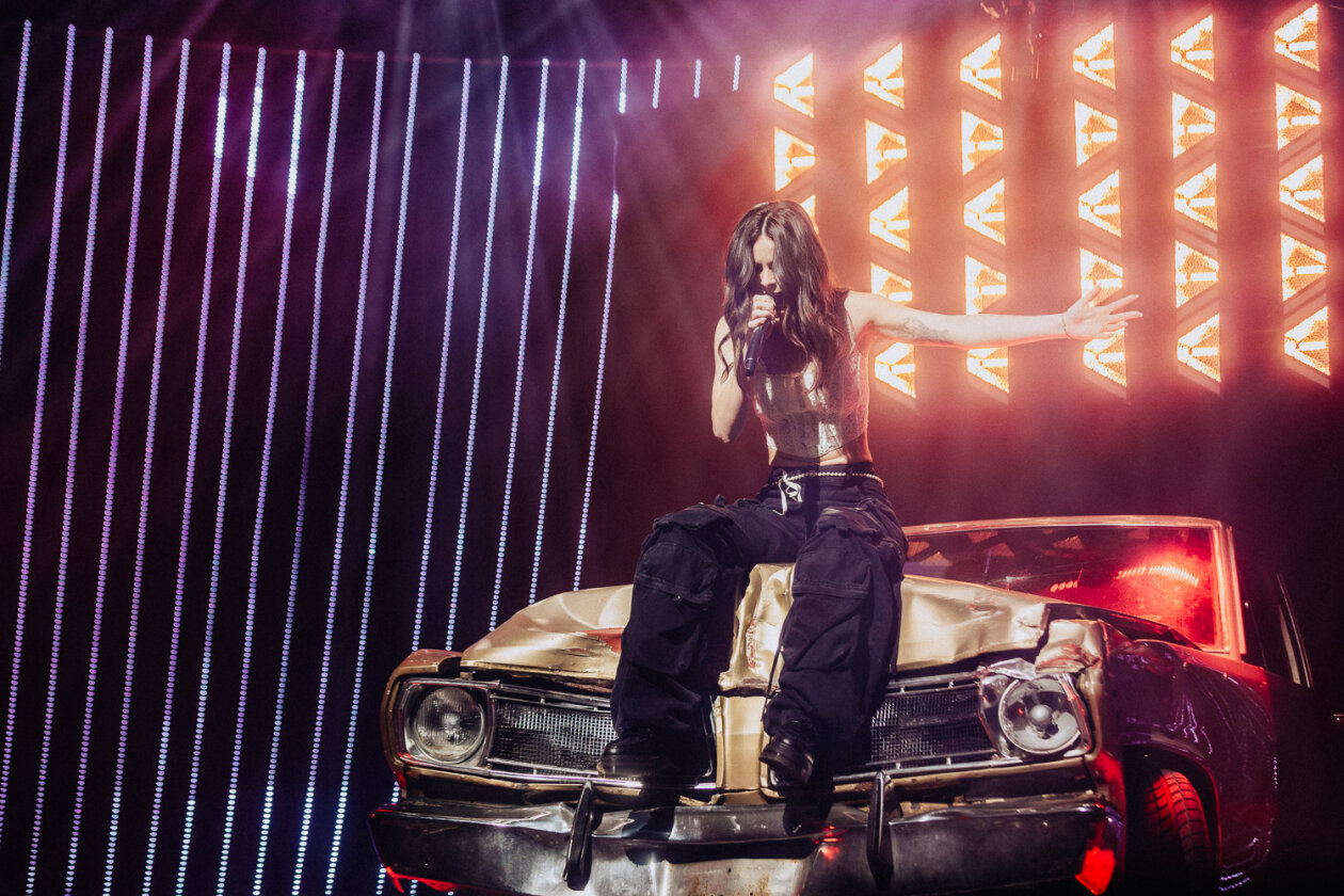 Lena Meyer-Landrut – Das Live-Comeback der 33-jährigen Sängerin mit drr neuen Platte "Loyal To Myself" im Gepäck. – Lena.