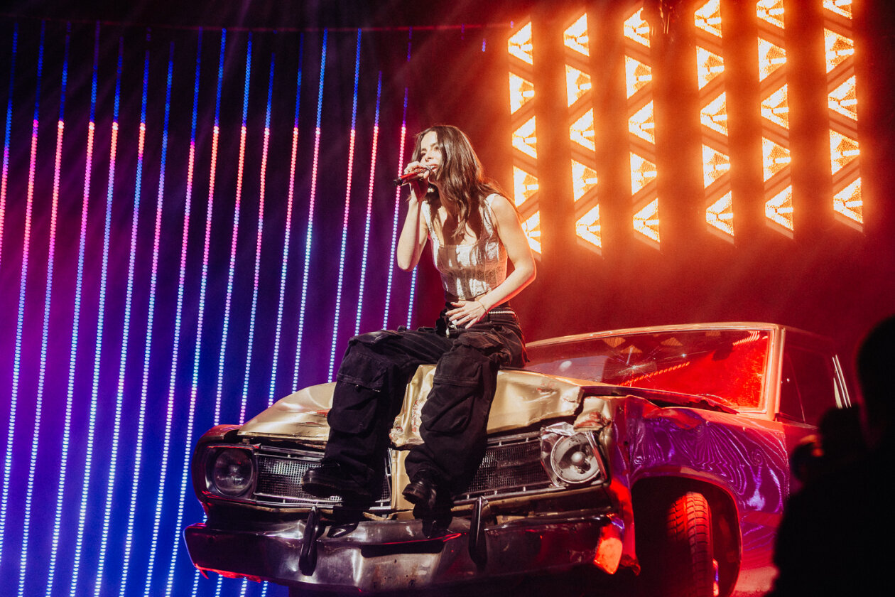 Lena Meyer-Landrut – Das Live-Comeback der 33-jährigen Sängerin mit drr neuen Platte "Loyal To Myself" im Gepäck. – Lena.