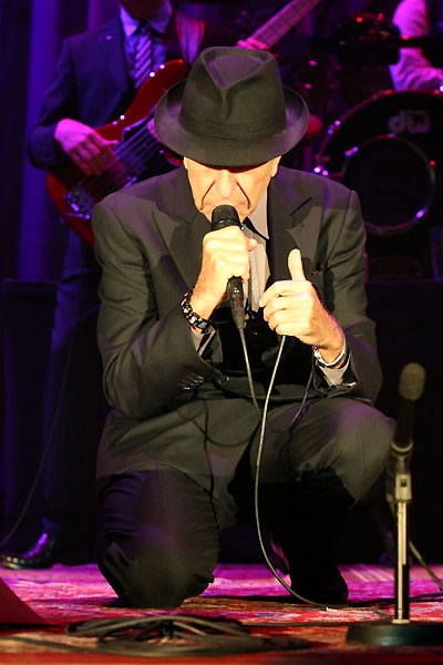 Gäsenhaut pur in der Schleyerhalle - und das drei Stunden lang. – Leonard Cohen.