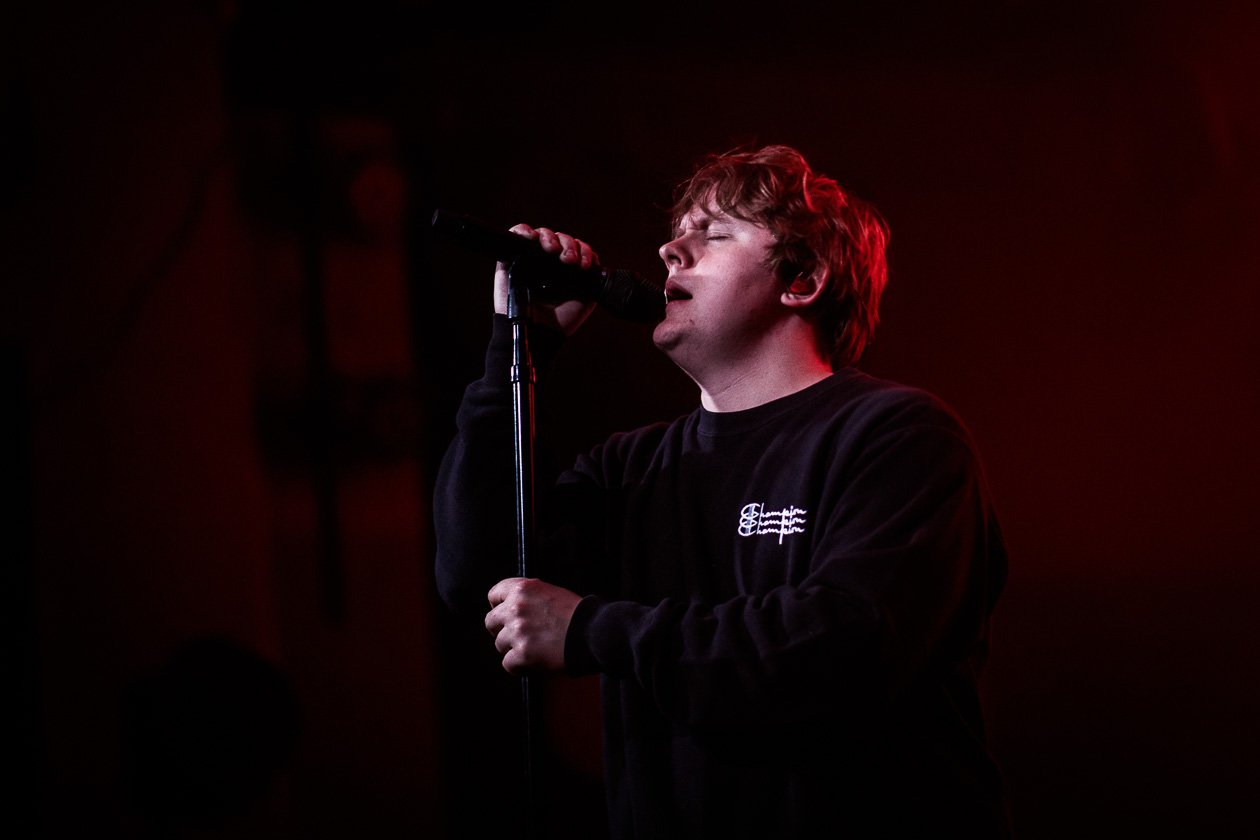 Der schottische Singer/Songwriter auf Deutschland-Besuch. – Lewis Capaldi.