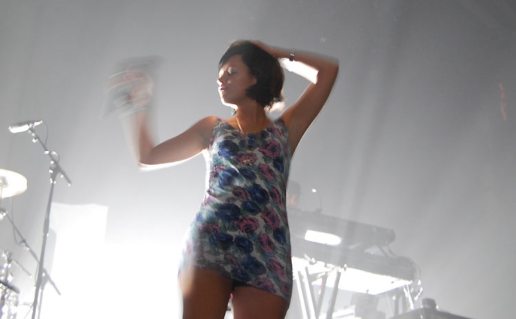 Lily Allen zu Gast im E-Werk in Köln. – ... schmeckt wie ein quietschbunter Kaugummi.