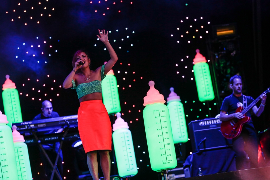 Lily Allen – Lieblinsgfarbe? Alles mit Neon.