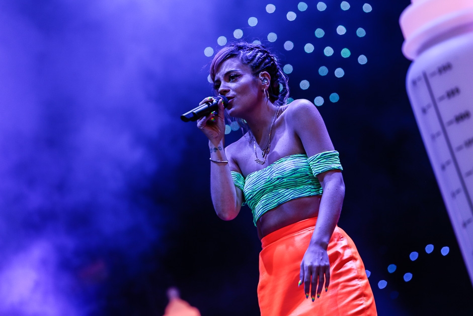 Lily Allen – Lily on stage.